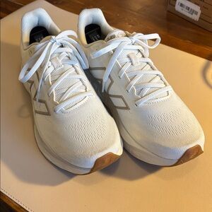 New Balance 680 Women's Shoes.